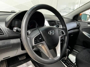 Седан Hyundai Solaris 2015 года, 949000 рублей, Красноярск