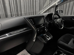 Минивэн Toyota Vellfire 2019 года, 4200000 рублей, Красноярск