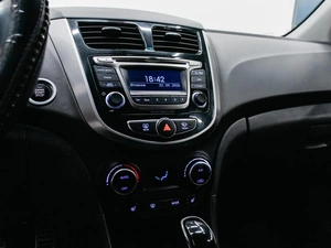 Седан Hyundai Solaris 2015 года, 1450000 рублей, Красноярск