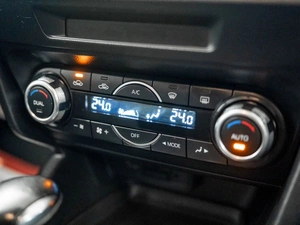 Седан Mazda Axela 2014 года, 1230000 рублей, Красноярск