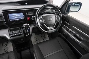 Минивэн Honda Stepwgn Spada 2019 года, 2399000 рублей, Красноярск