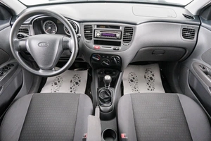 Седан Kia Rio 2006 года, 499000 рублей, Красноярск
