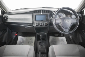 Седан Toyota Corolla Axio 2017 года, 1149000 рублей, Кемерово
