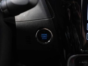 Седан Toyota Corolla 2018 года, 1899000 рублей, Тюмень