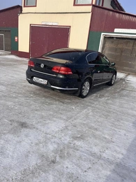 Седан Volkswagen Passat 2011 года, 1000000 рублей, Тинская