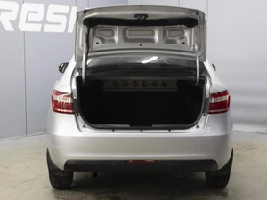 Седан ВАЗ (LADA) Vesta 2019 года, 820000 рублей, Омск