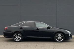 Седан Toyota Camry 2017 года, 1999000 рублей, Солонцы
