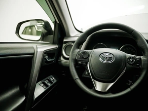 Внедорожник Toyota RAV4 2016 года, 2350000 рублей, Красноярск