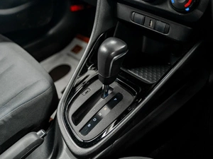 Хетчбэк Toyota Yaris 2020 года, 1290000 рублей, Красноярск