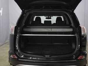 Внедорожник Toyota RAV4 2017 года, 2440000 рублей, Омск