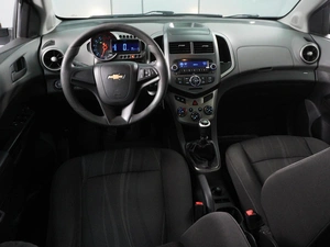 Седан Chevrolet Aveo 2012 года, 610000 рублей, Красный Пахарь