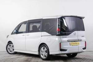 Минивэн Honda Stepwgn Spada 2019 года, 2199000 рублей, Кемерово