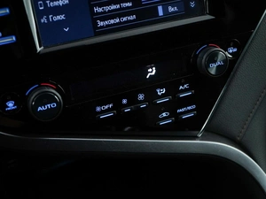 Седан Toyota Camry 2020 года, 2599055 рублей, Москва