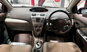 Седан Toyota Belta 2010 года, 690000 рублей, Красноярск
