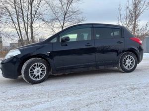 Хетчбэк Nissan Tiida 2010 года, 750000 рублей, Красноярск