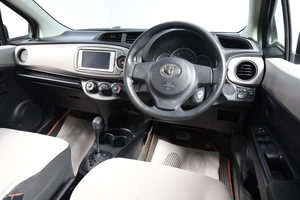 Хетчбэк Toyota Vitz 2012 года, 849000 рублей, Новосибирск