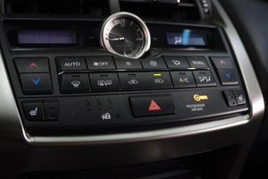 Внедорожник Lexus NX 2016 года, 3286000 рублей, Омск