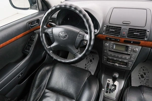 Седан Toyota Avensis 2008 года, 949000 рублей, Красноярск