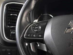 Внедорожник Mitsubishi Outlander 2015 года, 1850000 рублей, Омск
