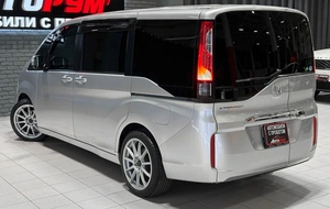 Минивэн Honda Stepwgn 2017 года, 1730000 рублей, Красноярск