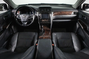 Седан Toyota Camry 2014 года, 1999000 рублей, Сургут