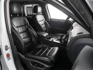 Внедорожник Volkswagen Touareg 2013 года, 2589000 рублей, Тюмень