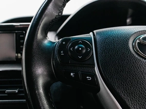 Минивэн Toyota Esquire 2016 года, 1699000 рублей, Красноярск