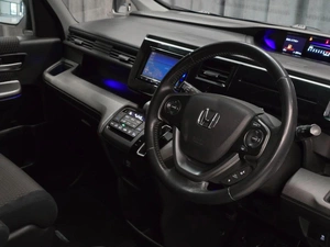 Минивэн Honda Stepwgn 2015 года, 1680000 рублей, Красноярск