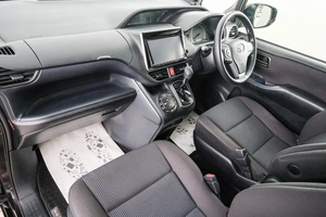 Минивэн Toyota Noah 2015 года, 1699000 рублей, Красноярск