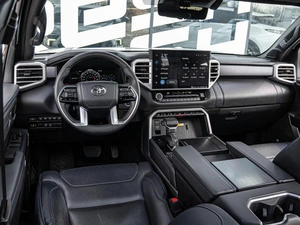 Внедорожник Toyota Sequoia 2023 года, 10050000 рублей, Краснодар