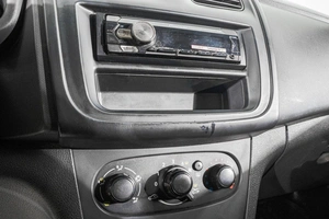 Седан Renault Logan 2017 года, 699000 рублей, Барнаул