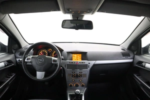 Седан Opel Astra 2012 года, 700000 рублей, Брянск