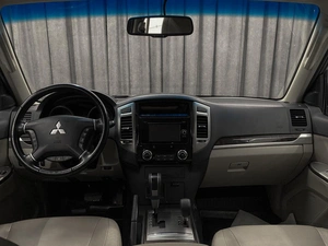 Внедорожник Mitsubishi Pajero 2017 года, 3400000 рублей, Красноярск