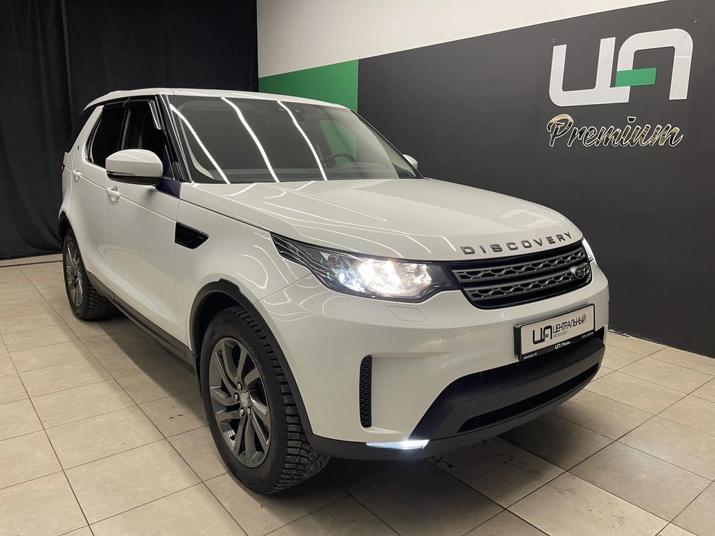 Внедорожник Land Rover Discovery 2017 года, 3900000 рублей, Красноярск