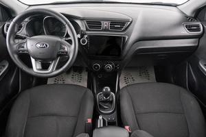Седан Kia Rio 2014 года, 799000 рублей, Красноярск