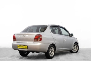 Седан Toyota Platz 2000 года, 449000 рублей, Барнаул