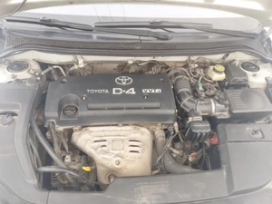 Седан Toyota Avensis 2004 года, 890000 рублей, Красноярск