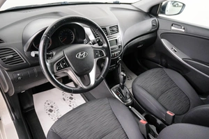 Седан Hyundai Solaris 2015 года, 1199000 рублей, Красноярск
