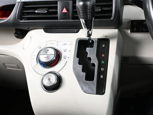 Минивэн Toyota Sienta 2017 года, 1249000 рублей, Ростов-на-Дону