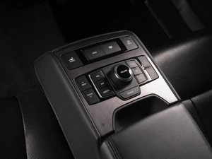 Седан Hyundai Genesis 2015 года, 2035000 рублей, Красный Пахарь