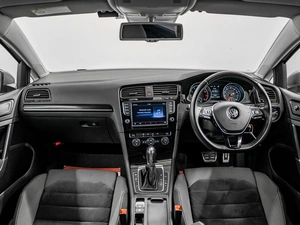 Хетчбэк Volkswagen Golf 2013 года, 1350000 рублей, Красноярск