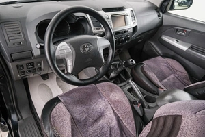 Пикап Toyota Hilux 2013 года, 2299000 рублей, Красноярск