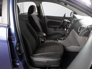 Хетчбэк Ford Focus 2008 года, 470000 рублей, Красный Пахарь