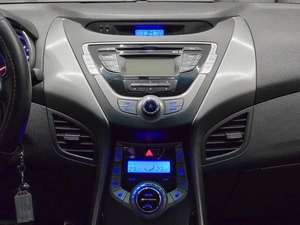 Седан Hyundai Elantra 2012 года, 1050000 рублей, Красноярск