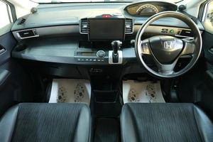Минивэн Honda Freed 2014 года, 1399000 рублей, Омск