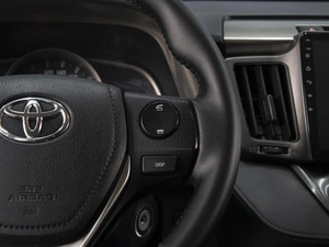 Внедорожник Toyota RAV4 2013 года, 1625000 рублей, Омск