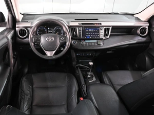 Внедорожник Toyota RAV4 2017 года, 2400000 рублей, Ростов-на-Дону