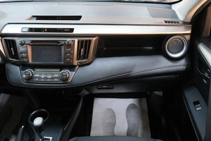 Внедорожник Toyota RAV4 2013 года, 1989000 рублей, Омск