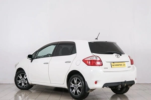 Хетчбэк Toyota Auris 2010 года, 879000 рублей, Красноярск