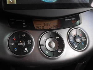 Внедорожник Toyota RAV4 2012 года, 1929000 рублей, Воронеж